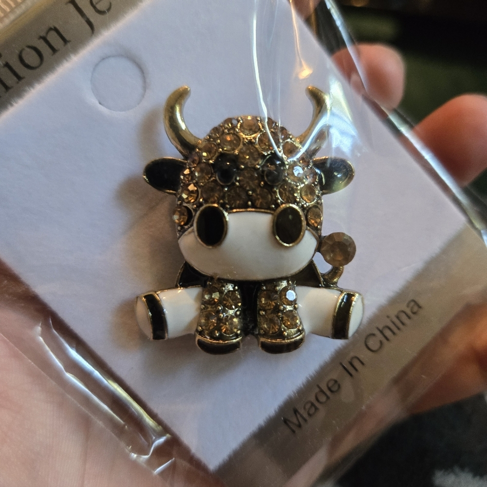 Cute Cow Brooch with Rhinestones